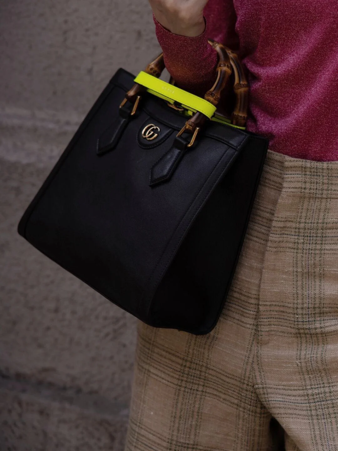 Сумка Gucci Bamboo - Фотографии в одежде - 2