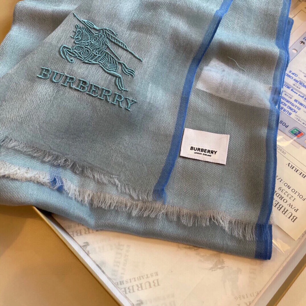 Кашемировый шарф Burberry с пайетками, пряжа - 100-200 см - серо-голубой