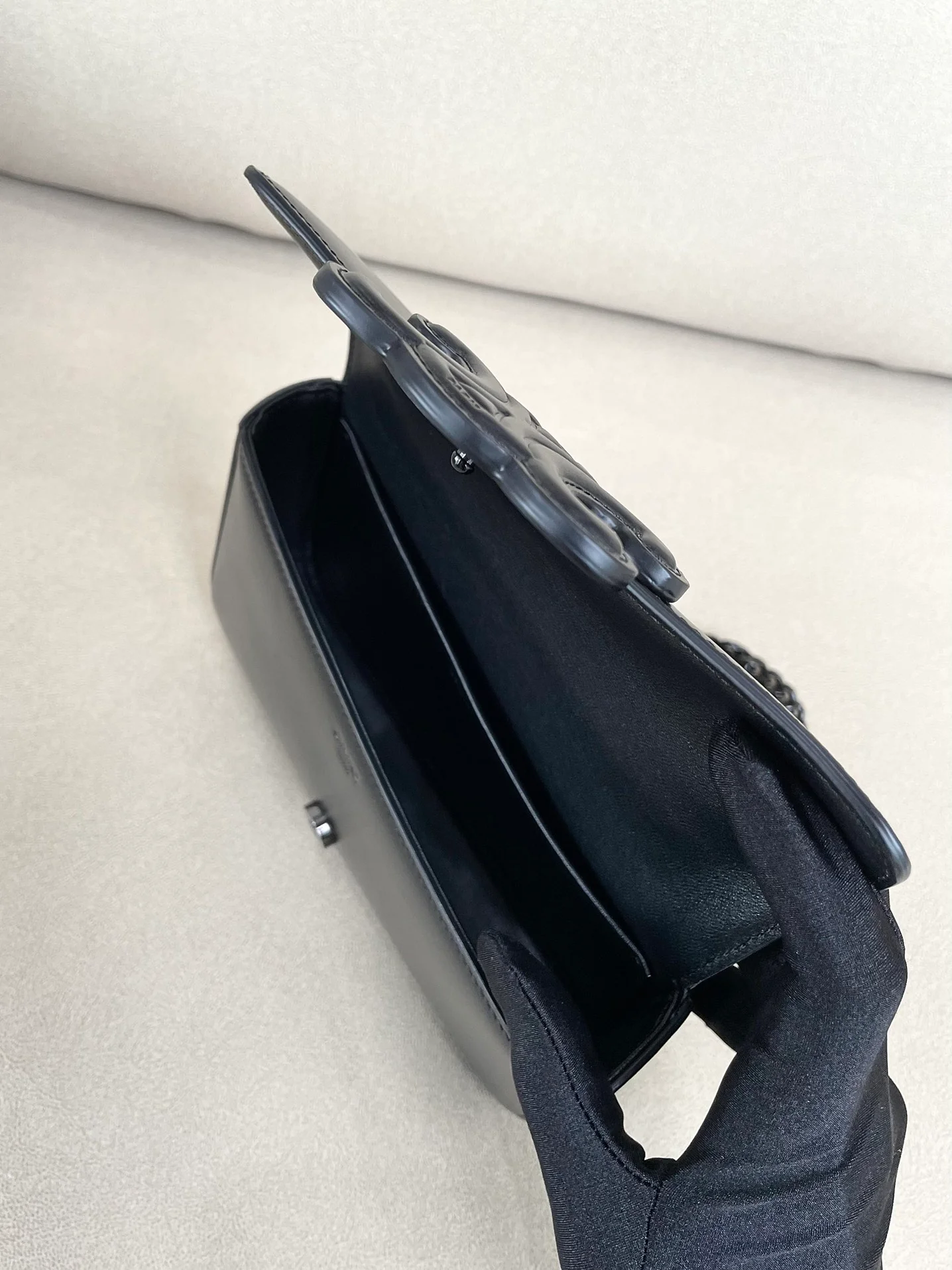 Сумка Celine Triomphe на плечо из глянцевой телячьей кожи с цепочкой - 3 шт.