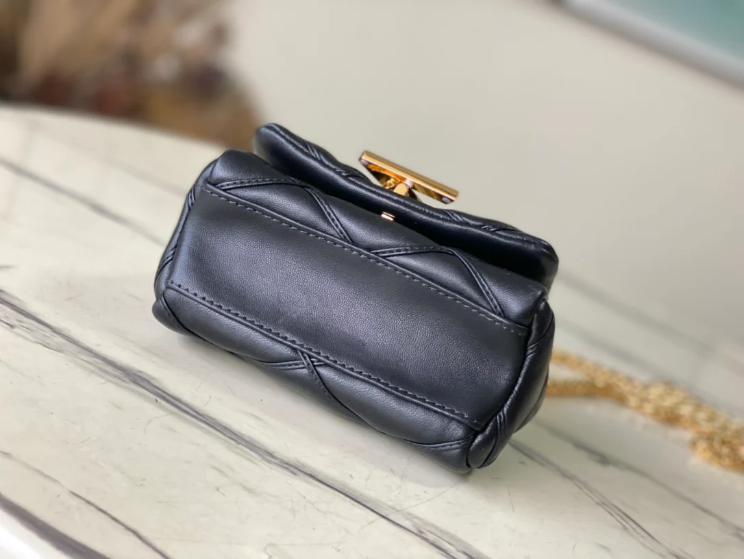 Сумка m23625-LV-pic0go-14, черная.