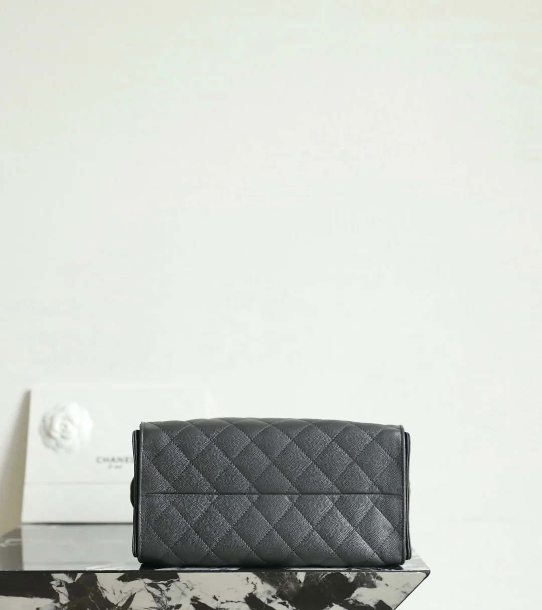 Chanel - Маленькая люстра в стиле хиппи - Темно-серый - Золотая фурнитура