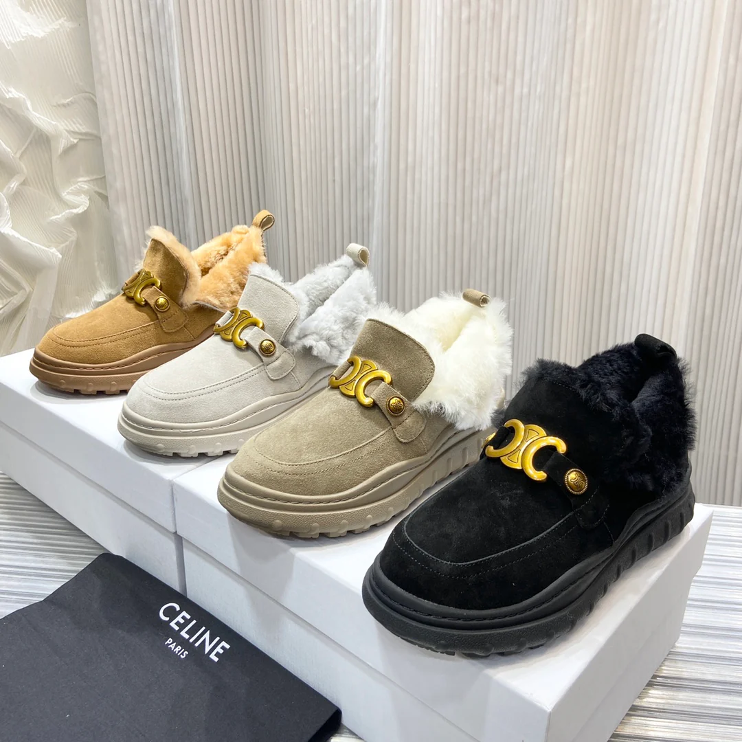 Новинка весенней коллекции Celine 2022 года - меховые ботильоны - черные