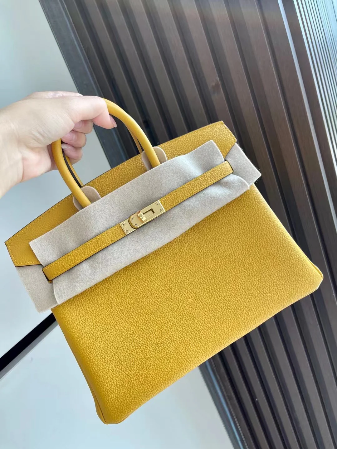 Пряжка Hermes Birkin 25 Togo из янтарного желтого золота