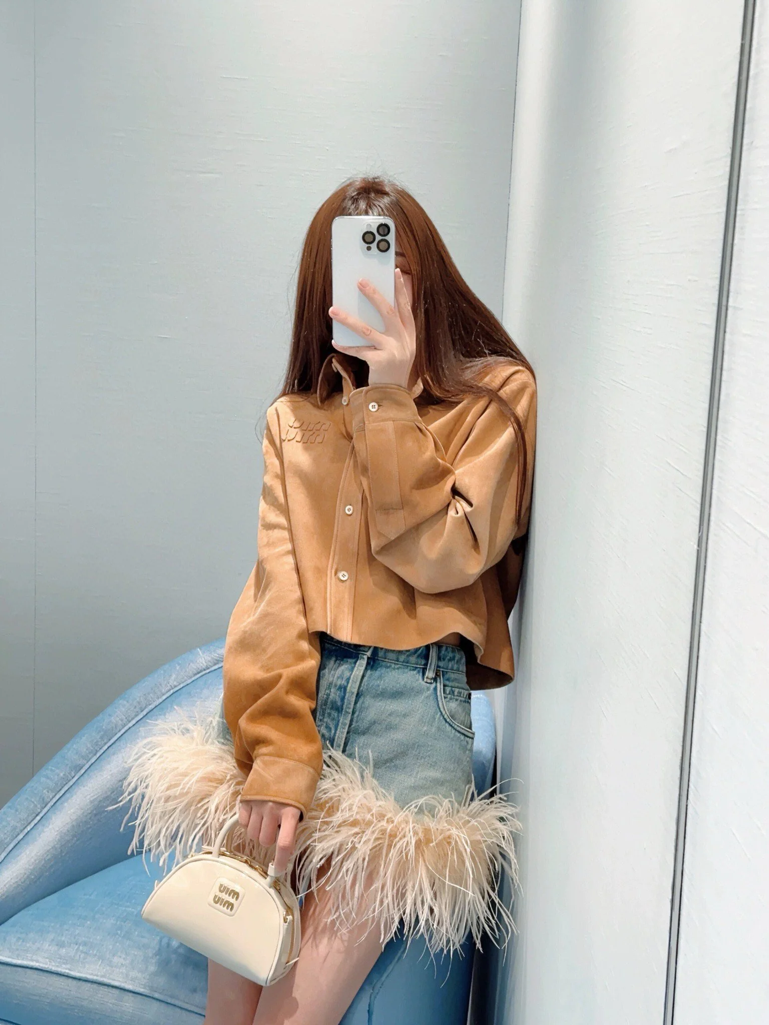 Miu Miu - 2404 - 24 Весна/Лето Новый ретро-комплект из рубашки и мини-юбки верблюжьего цвета