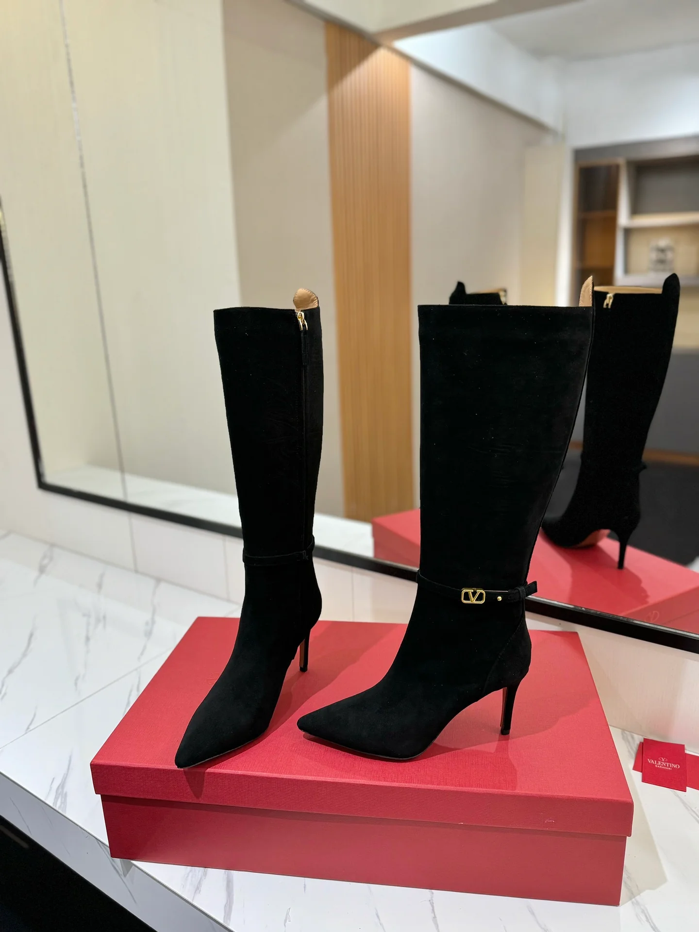 Сапоги для верховой езды на высоком каблуке Valentino 2024 — черные