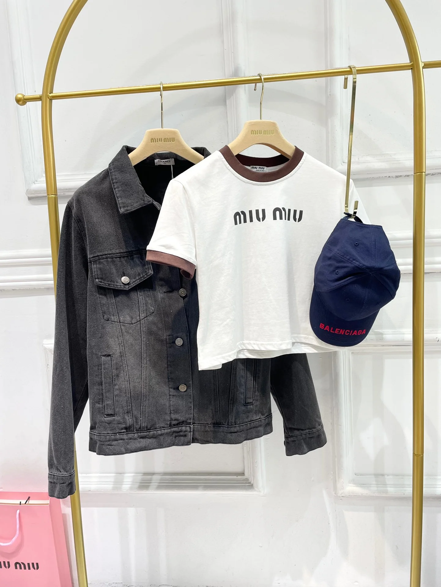 Miu Miu - 2404 - Футболка с коротким рукавом и буквенным принтом