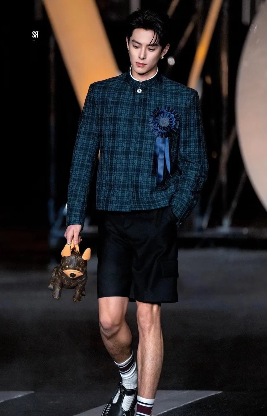 Сумка LV-m12617-pooch-bag с изображением французского бульдога - коричневая.