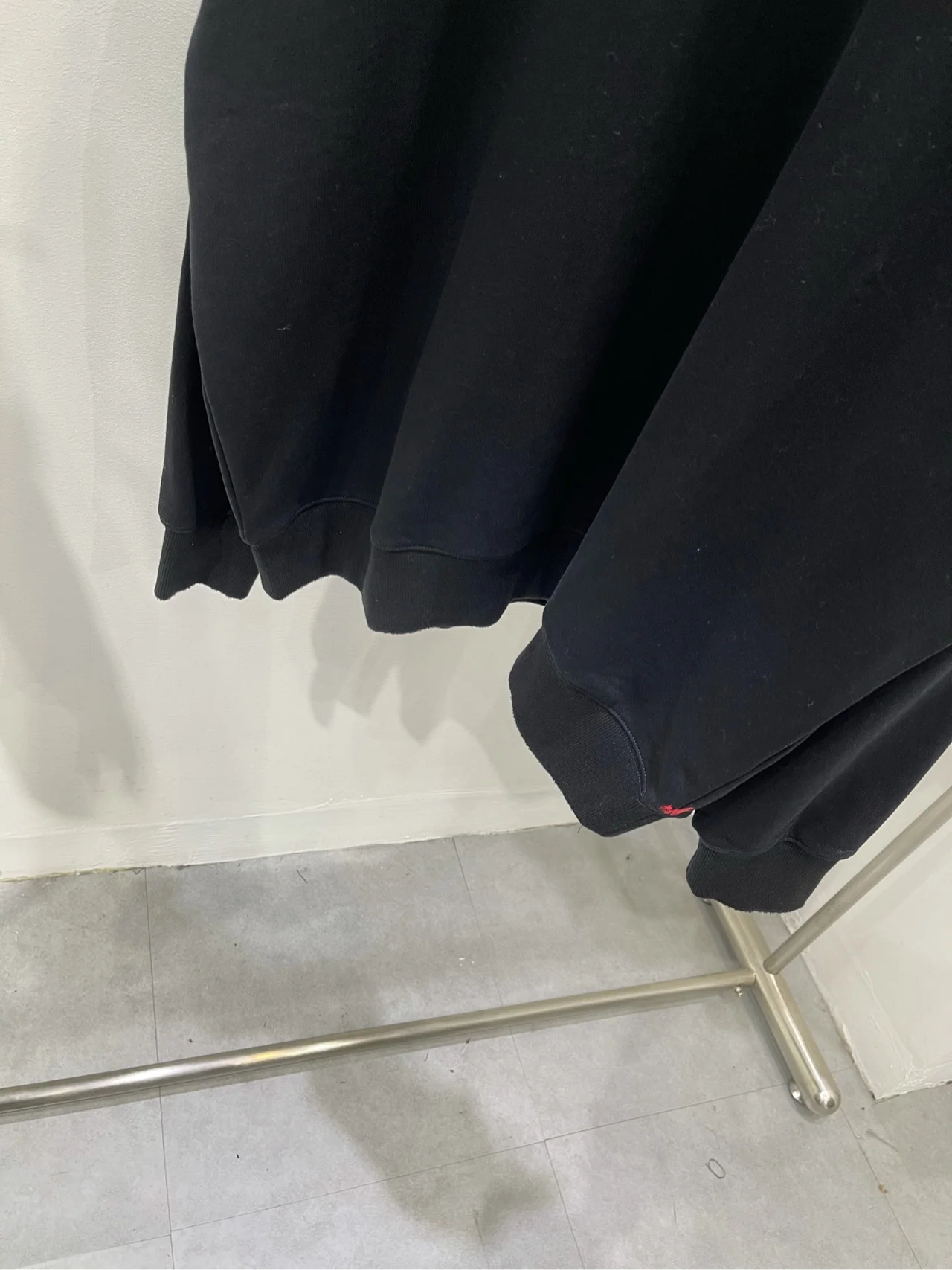 Chanel 2403 - Толстовка с круглым вырезом и рисунком динозавров на спине