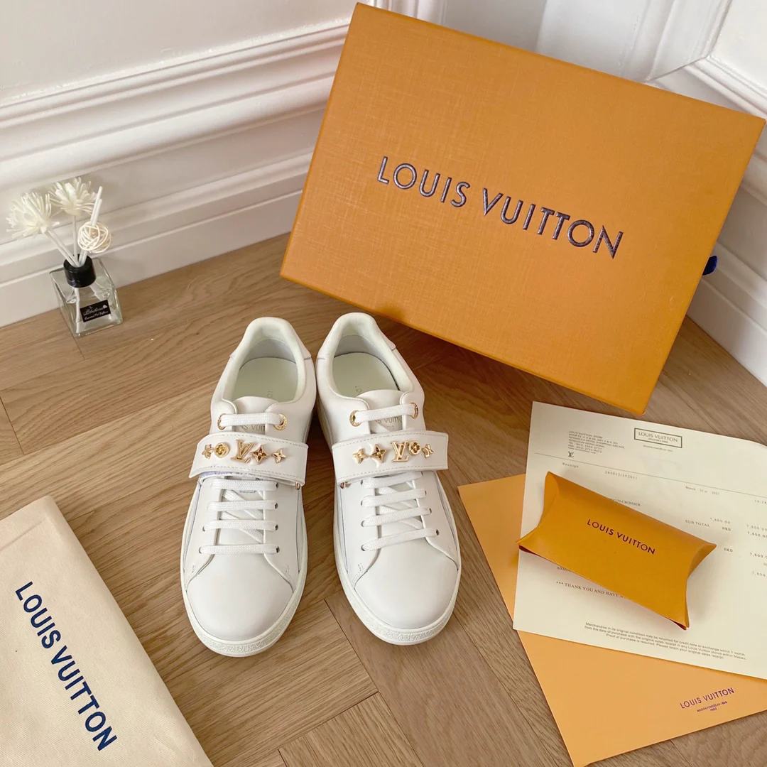 Обувь LV - белые кроссовки LV