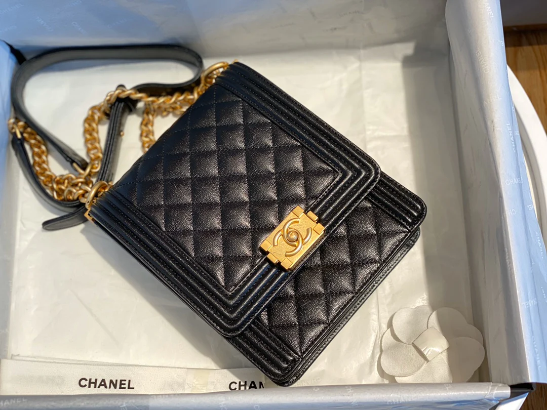 Chanel-boy-19-16-5cm-3