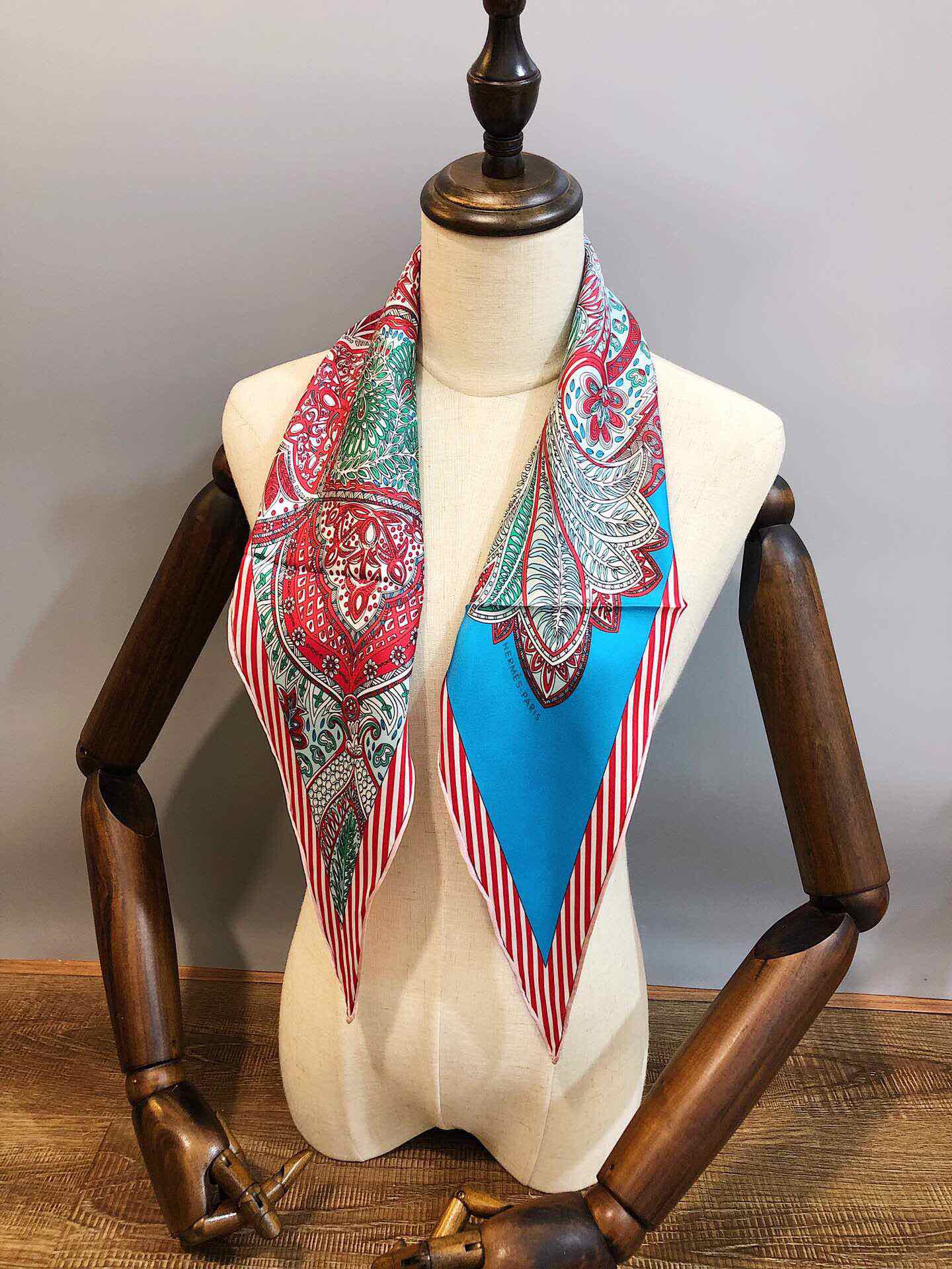 Hermes - Новейший шарф Garden Diamond - 100% - Твиловый шелк - 43 - 115 см - 2