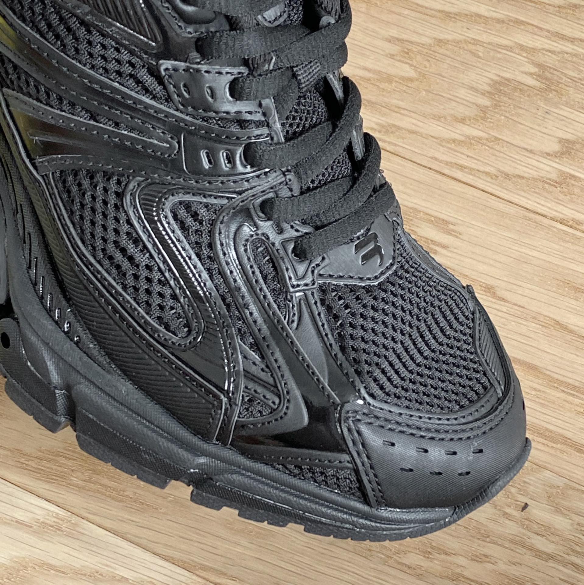 Кроссовки Balenciaga Retro Spring-Style Dad Shoes - черные