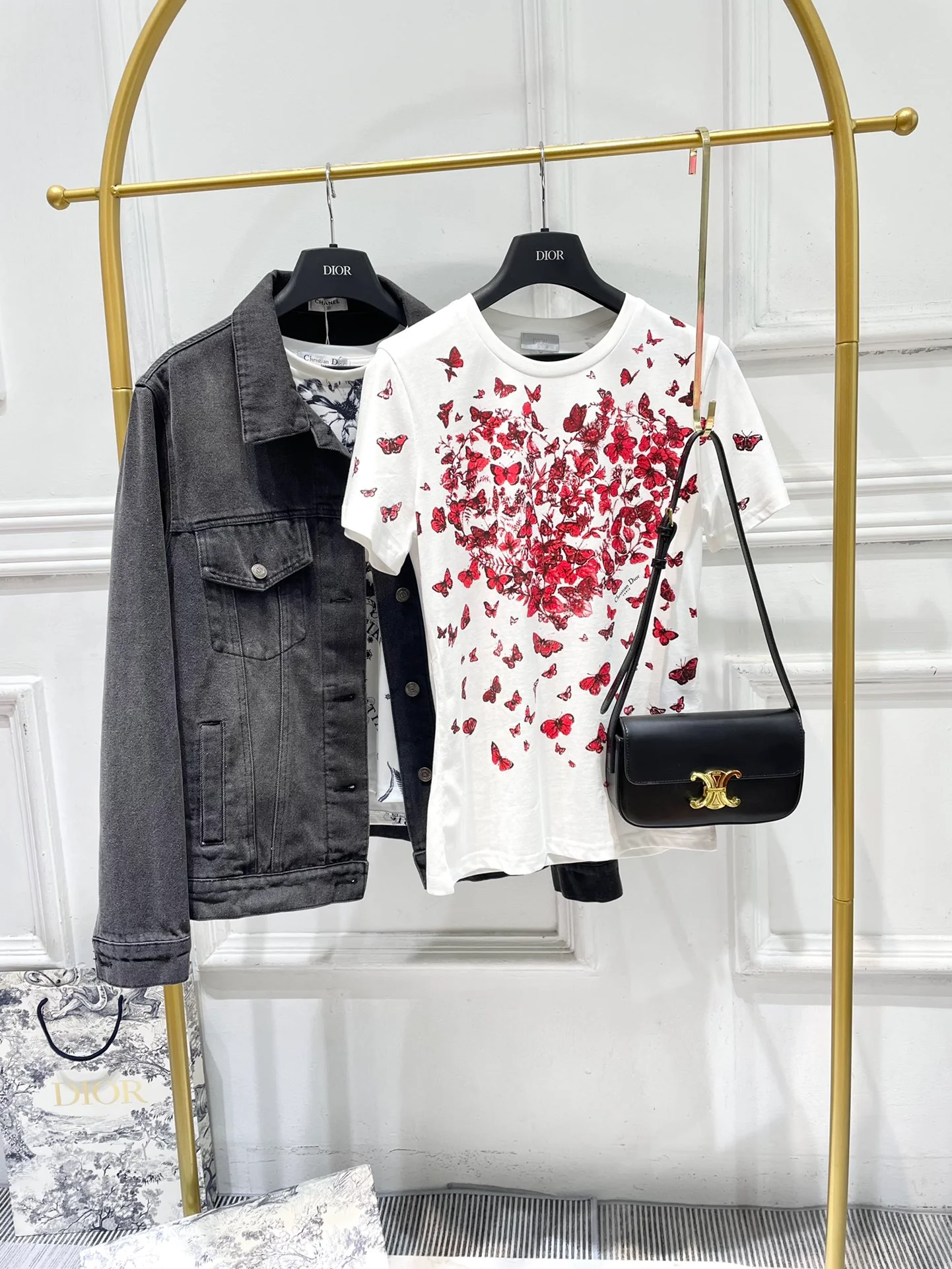 Футболка Dior 2403 с коротким рукавом и узором из бабочек и сердечек