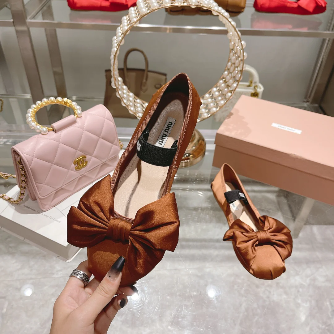 Miu Miu - Новинка сезона осень/зима 2022 - Балетки с бантом - Коричневые