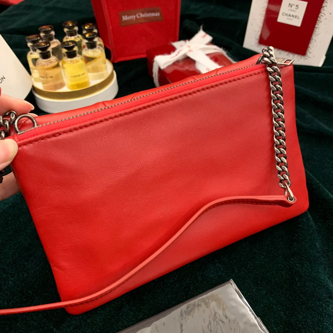 YSL-jamie-chain-wallet