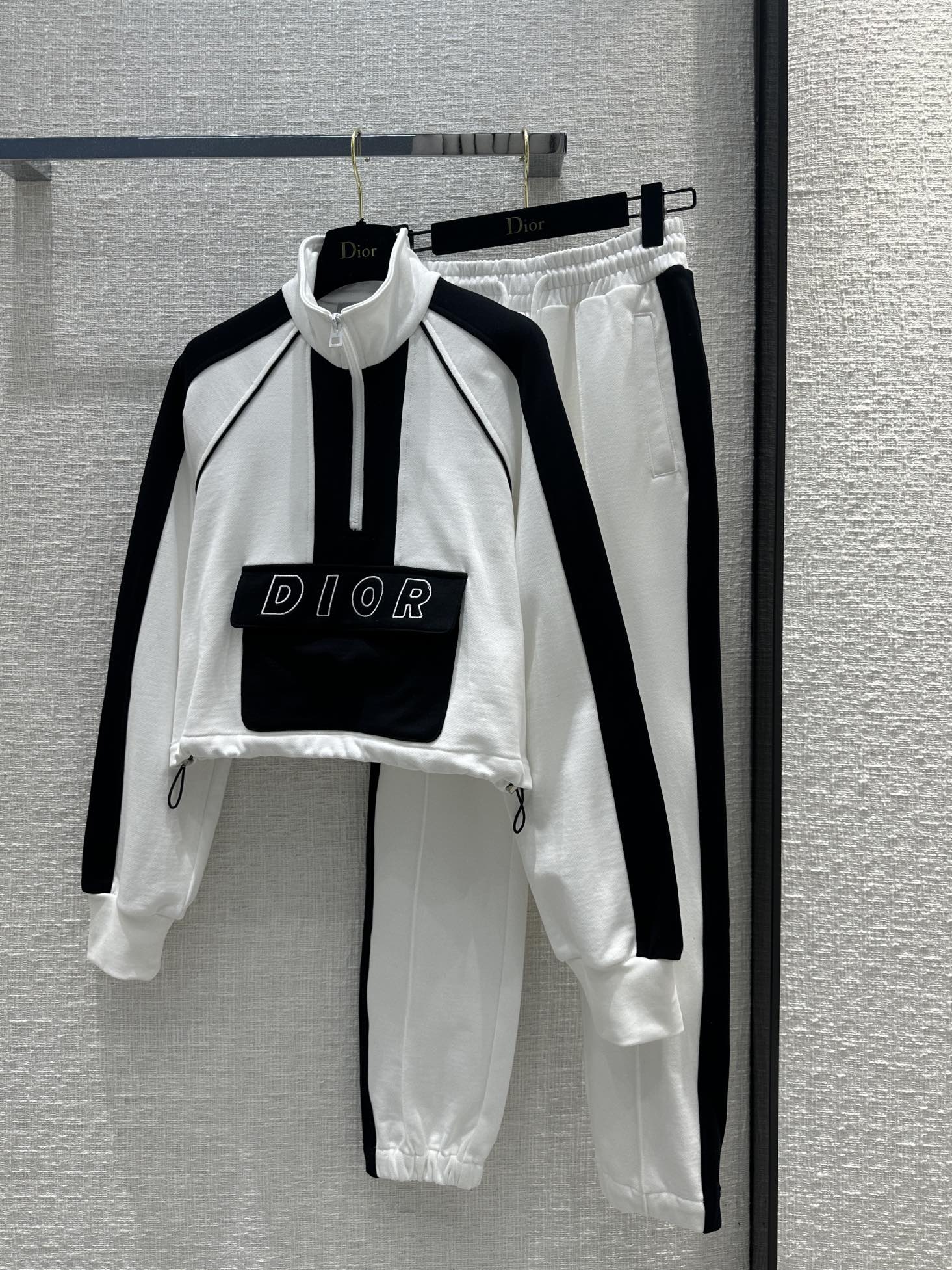 Dior - 2403-24 Новинка ранней весны: комплект из толстовки и свитшота в черно-белых тонах