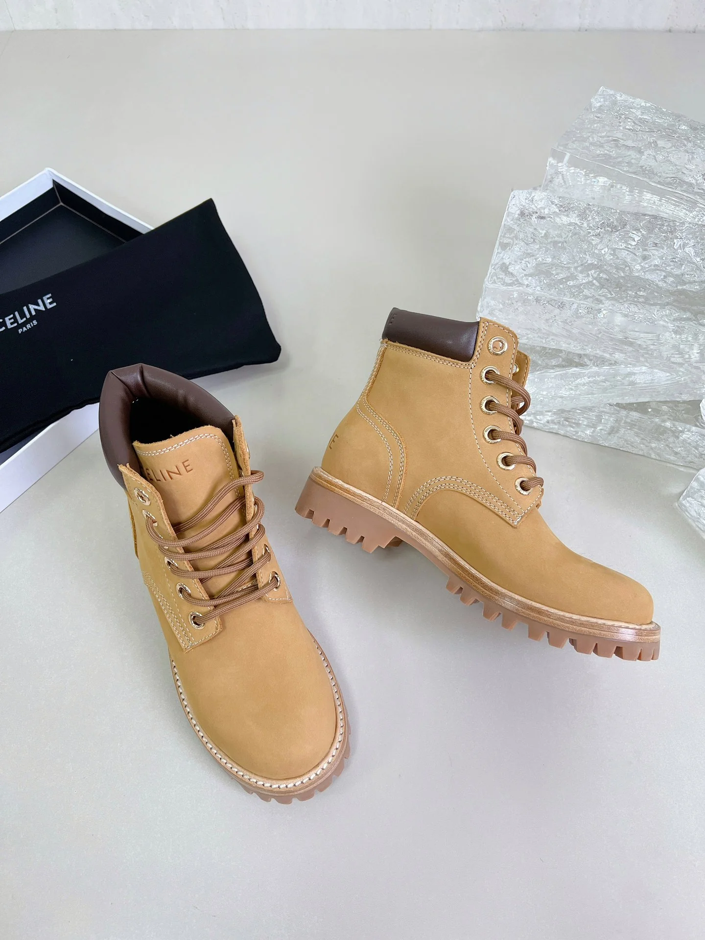 Ботинки Celine 22aw Classic Dr. Martens