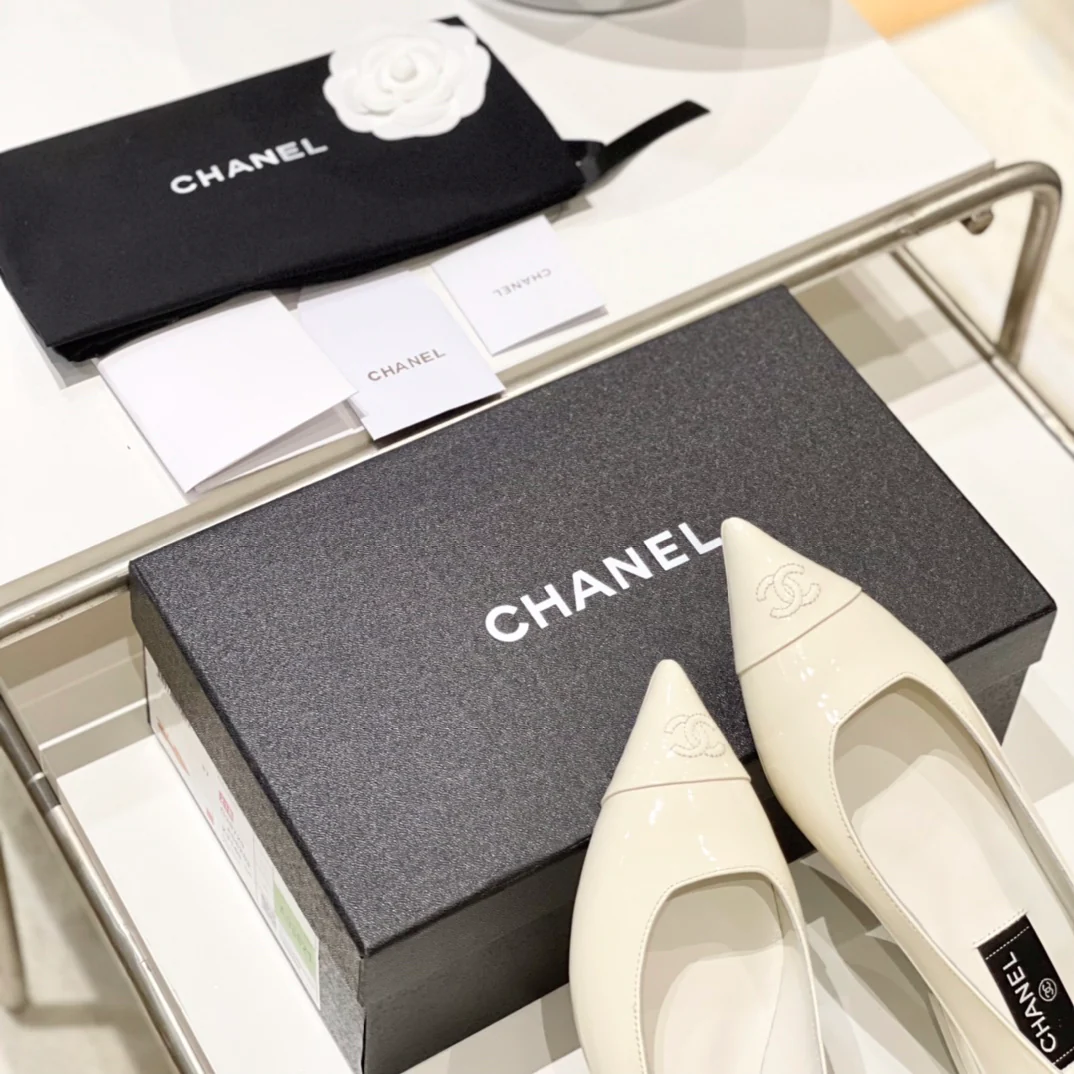 Туфли-балетки Chanel с острым носком - 4