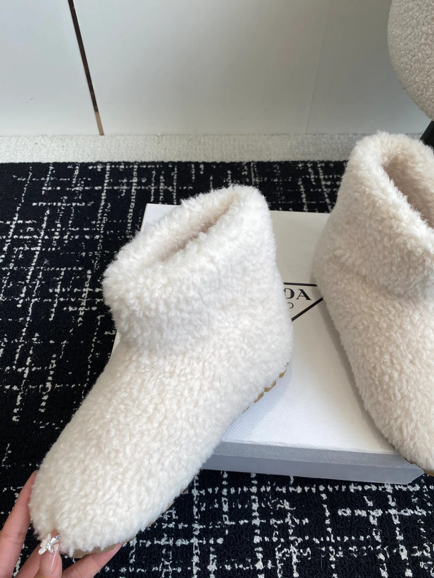 Шерстяные сапоги Miu Miu 2024 - белые