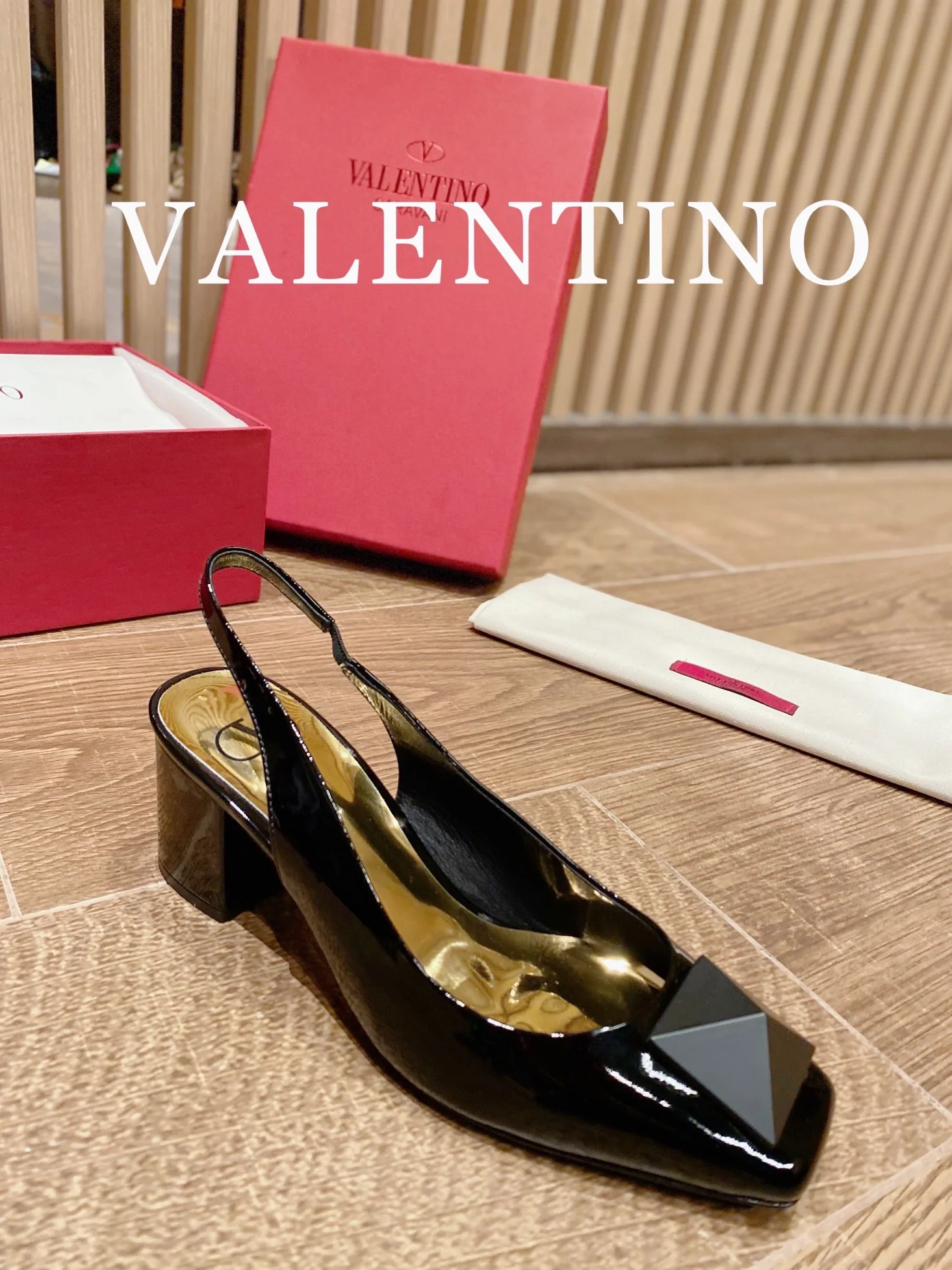 Valentino - Черные туфли на массивном каблуке с квадратным носком