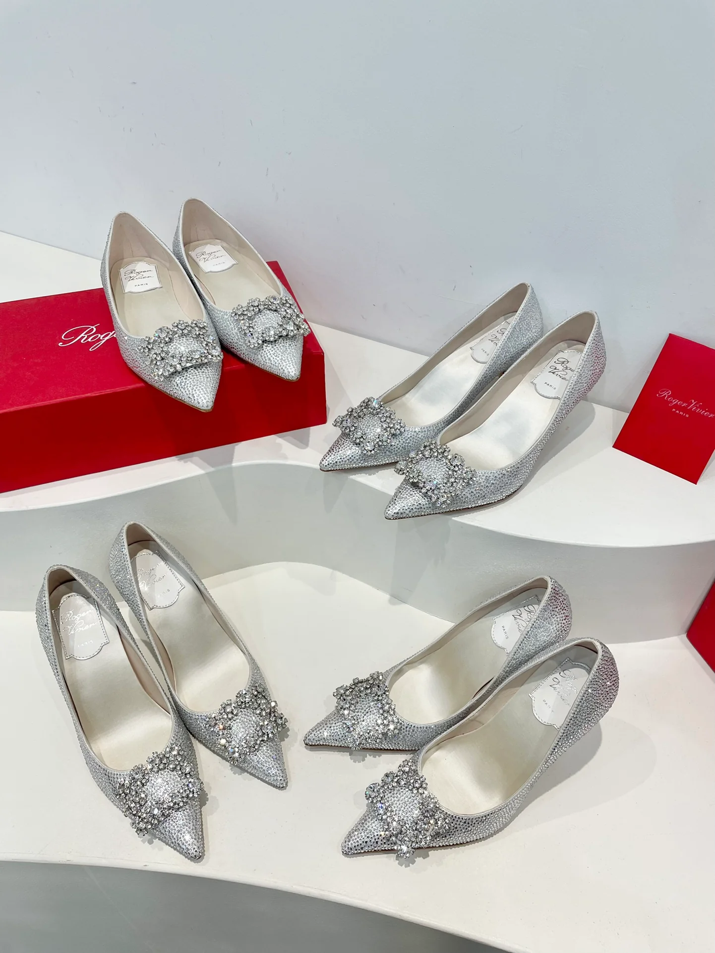 Обувь RV Shoes - Серия ?Кристальные туфли? - Туфли на высоком каблуке со стразами - Серебристые