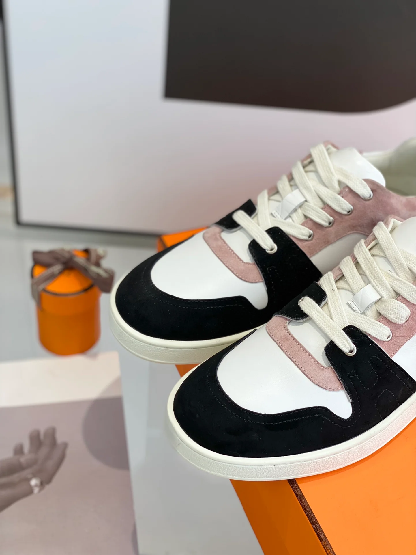 Серия Hermes 22free - кроссовки