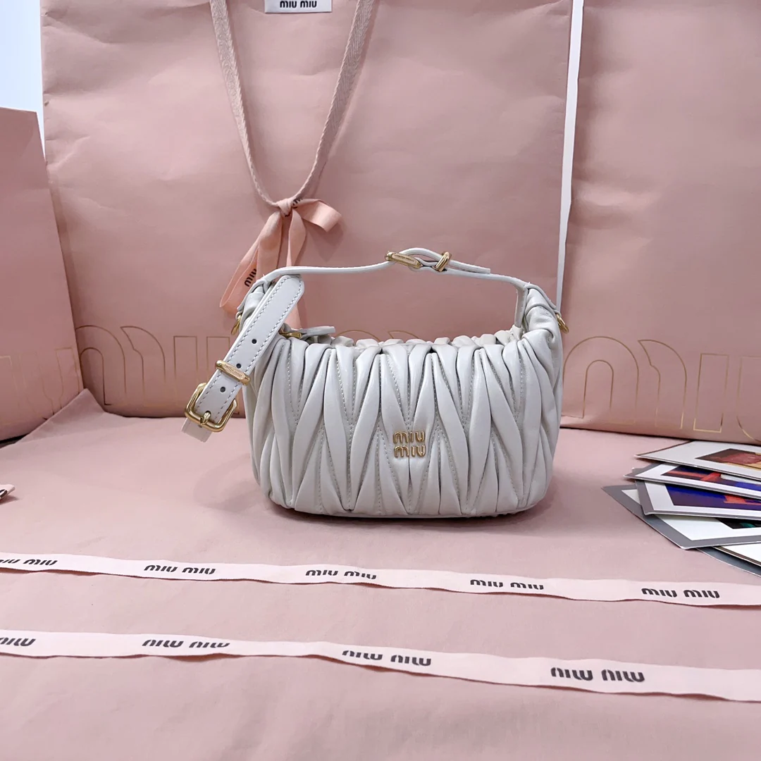 Сумка для ланча Miu Miu-5ne026-matelasse с вышивкой, мини, белая.