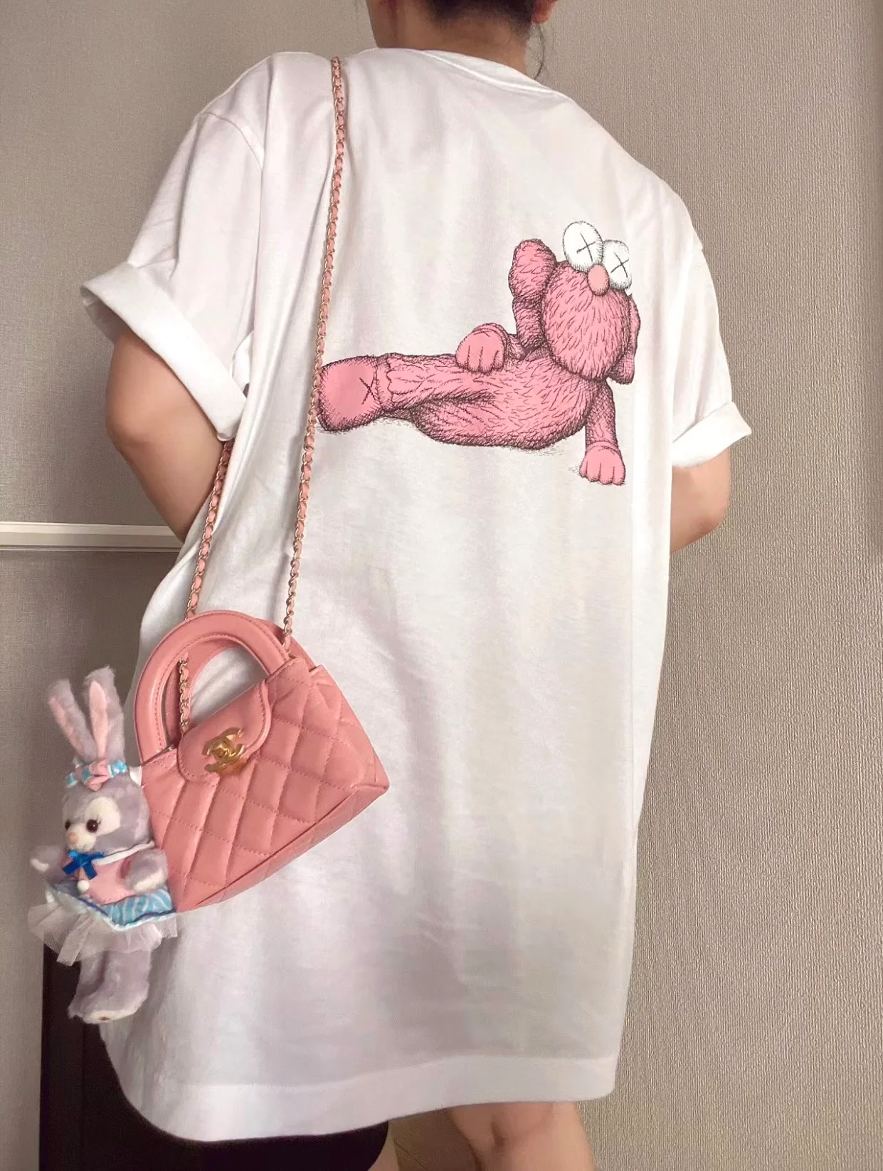 Мини-сумочка Chanel Kelly на цепочке - кораллово-розовая