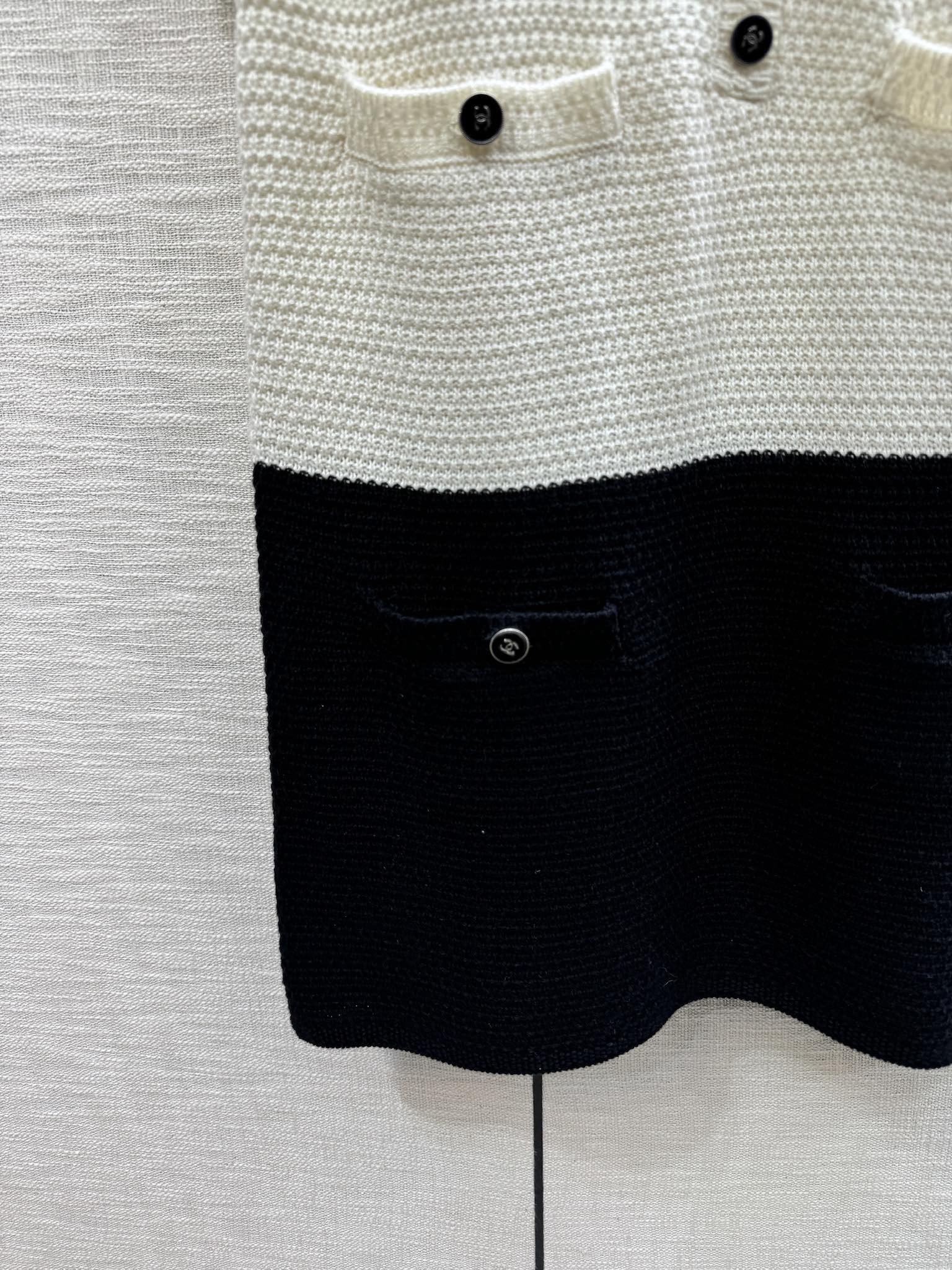 Chanel 2403 - Трикотажный комбинезон с воротником 