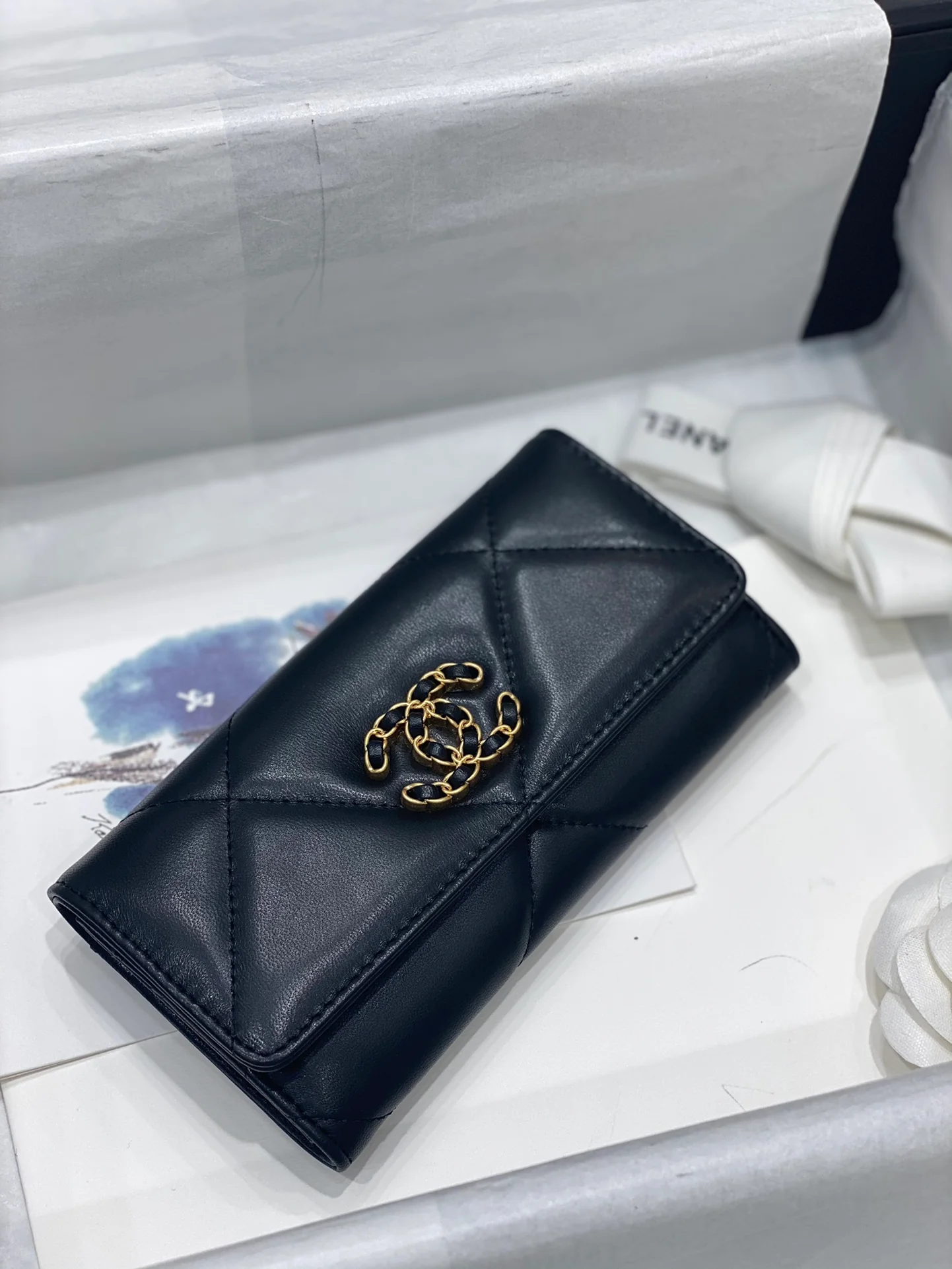 Chanel-19系列 大菱格翻盖长夹