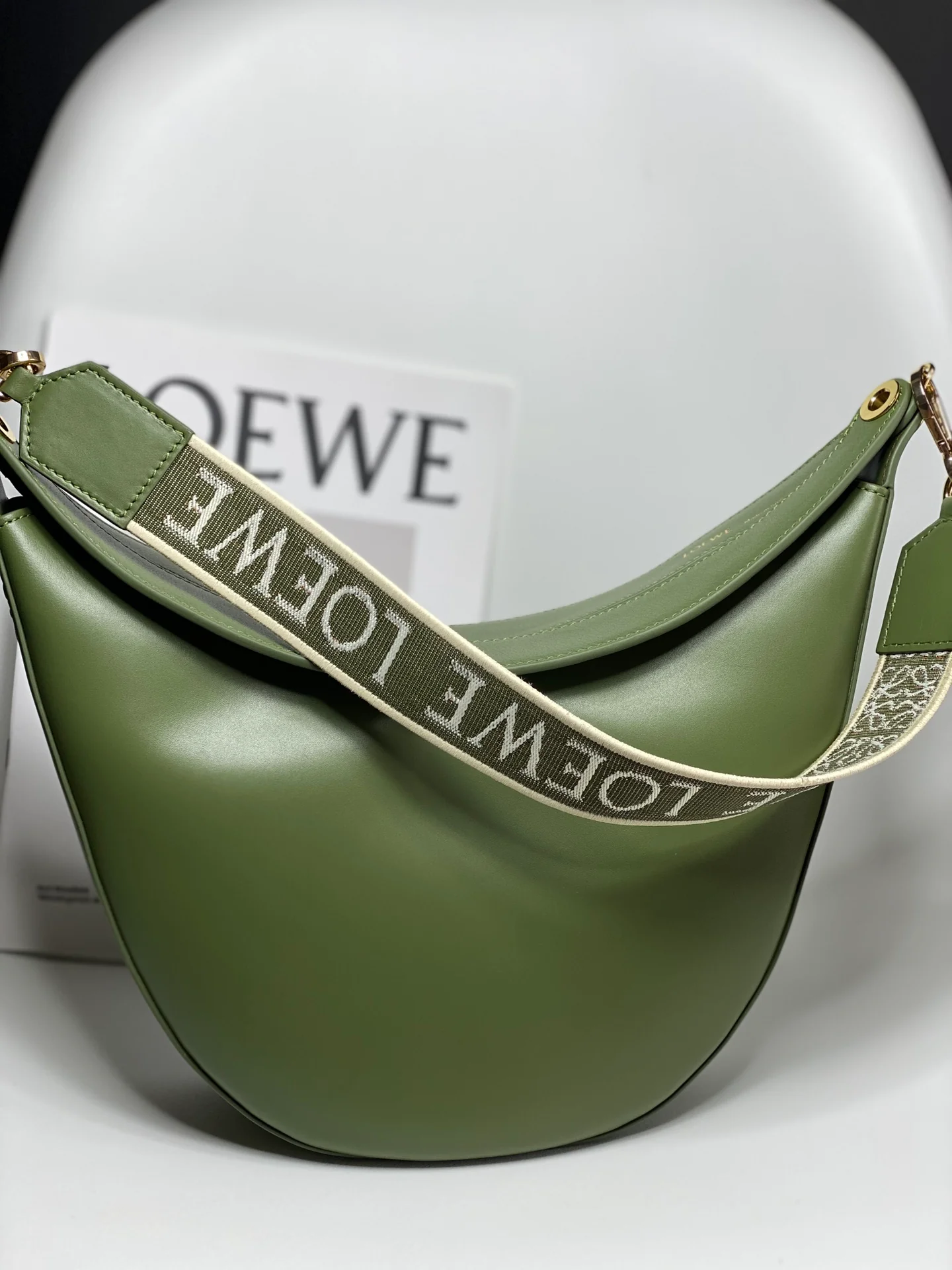 Сумка Loewe Luna серии Moon Bag - 4