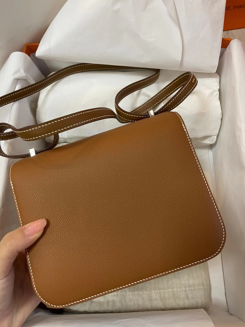 Hermes Constance 19 Epsom Mini золотисто-коричневого цвета с серебряной пряжкой