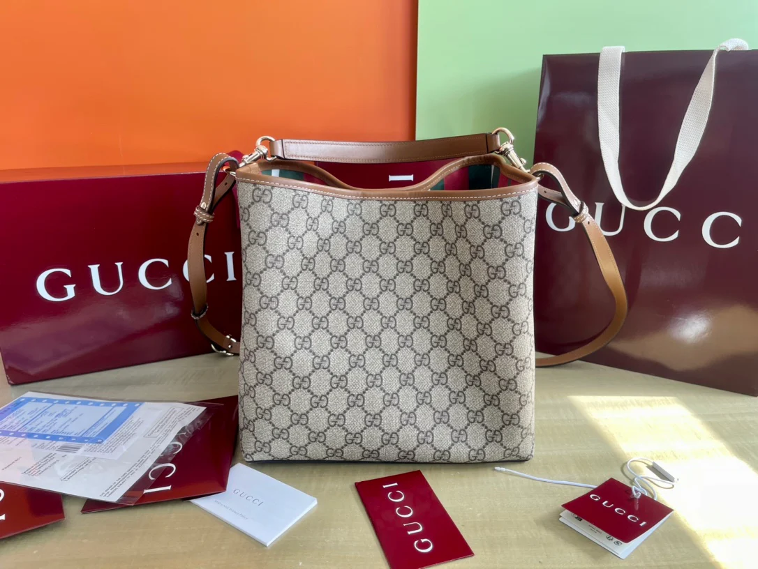 Маленькая сумка через плечо Gucci 2025 из коричневой кожи - коричневая