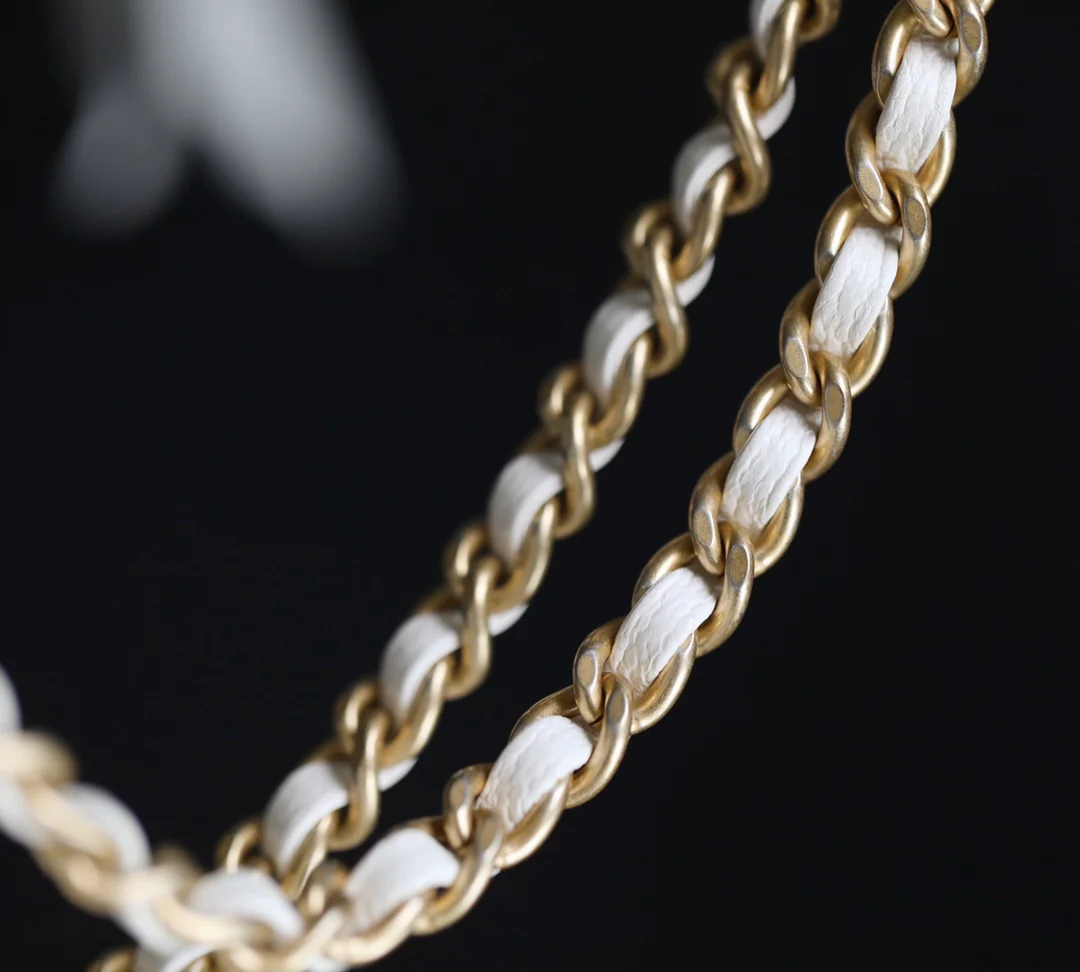 Ручка Chanel Coco (белая)