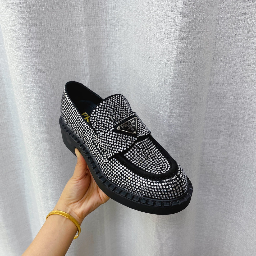 Туфли Prada - Лоферы Prada, украшенные стразами - серебристые