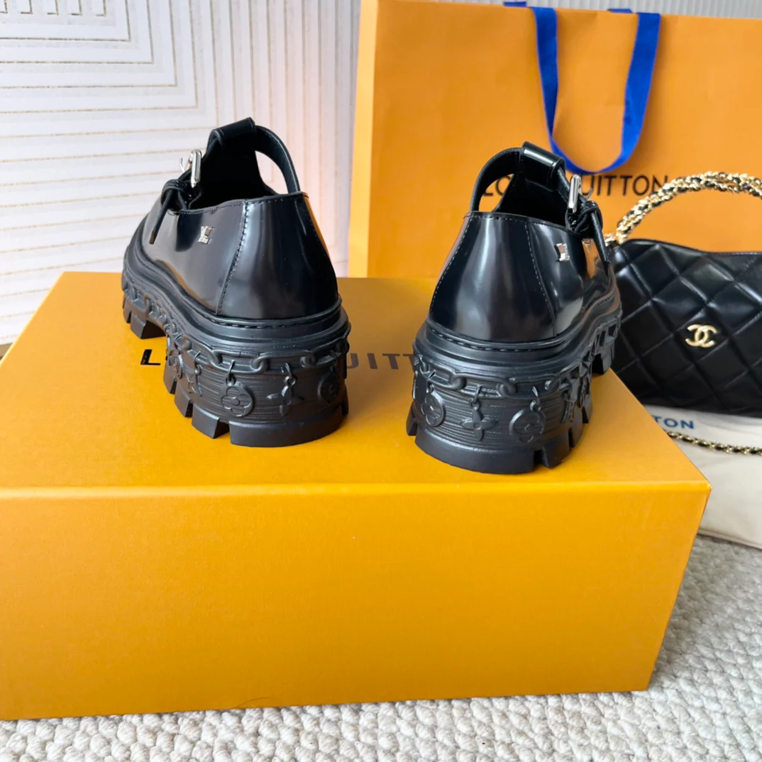 Лоферы на платформе LV-2024 - черные
