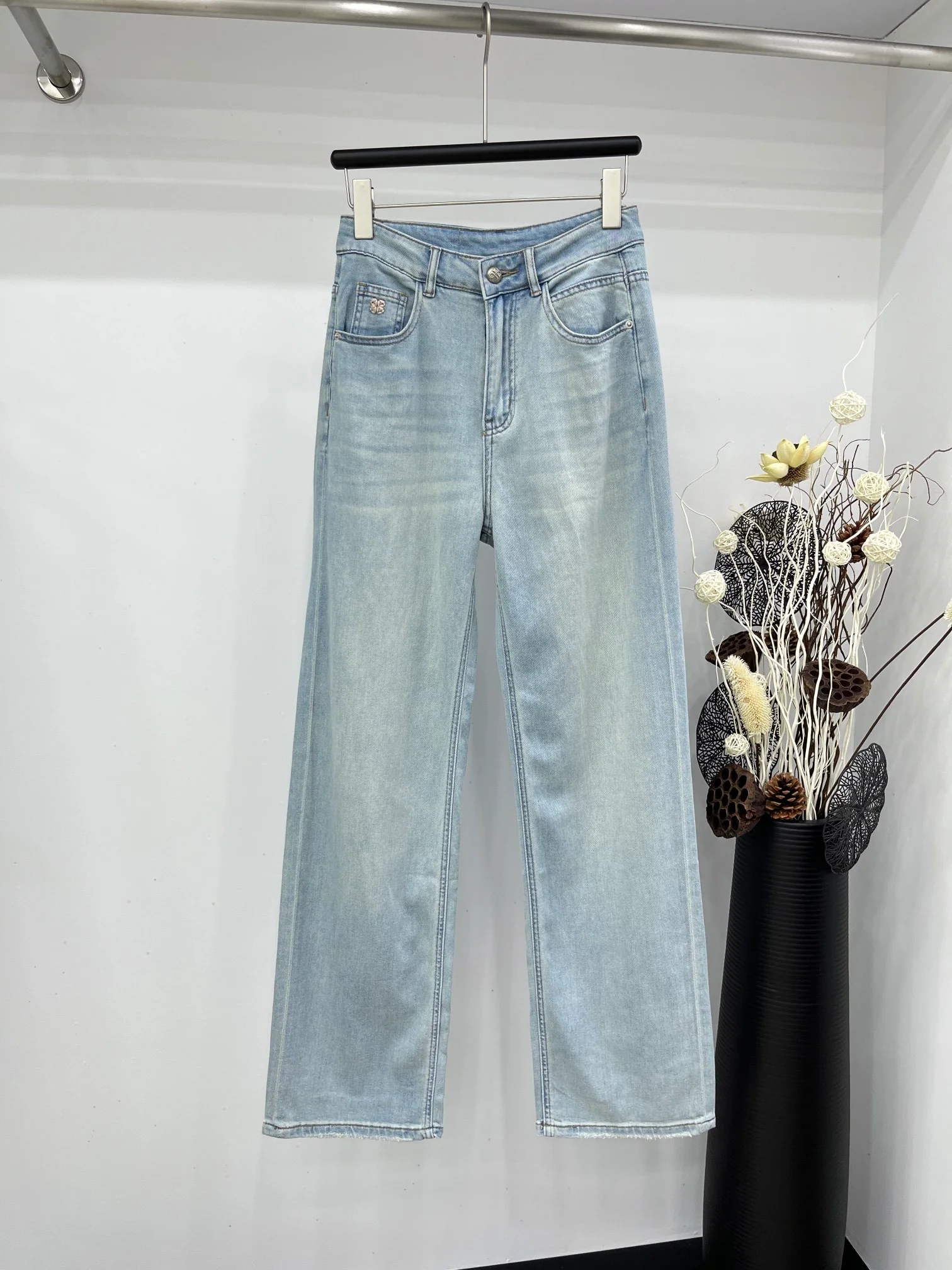 Классические джинсы прямого кроя Balenciaga 2404