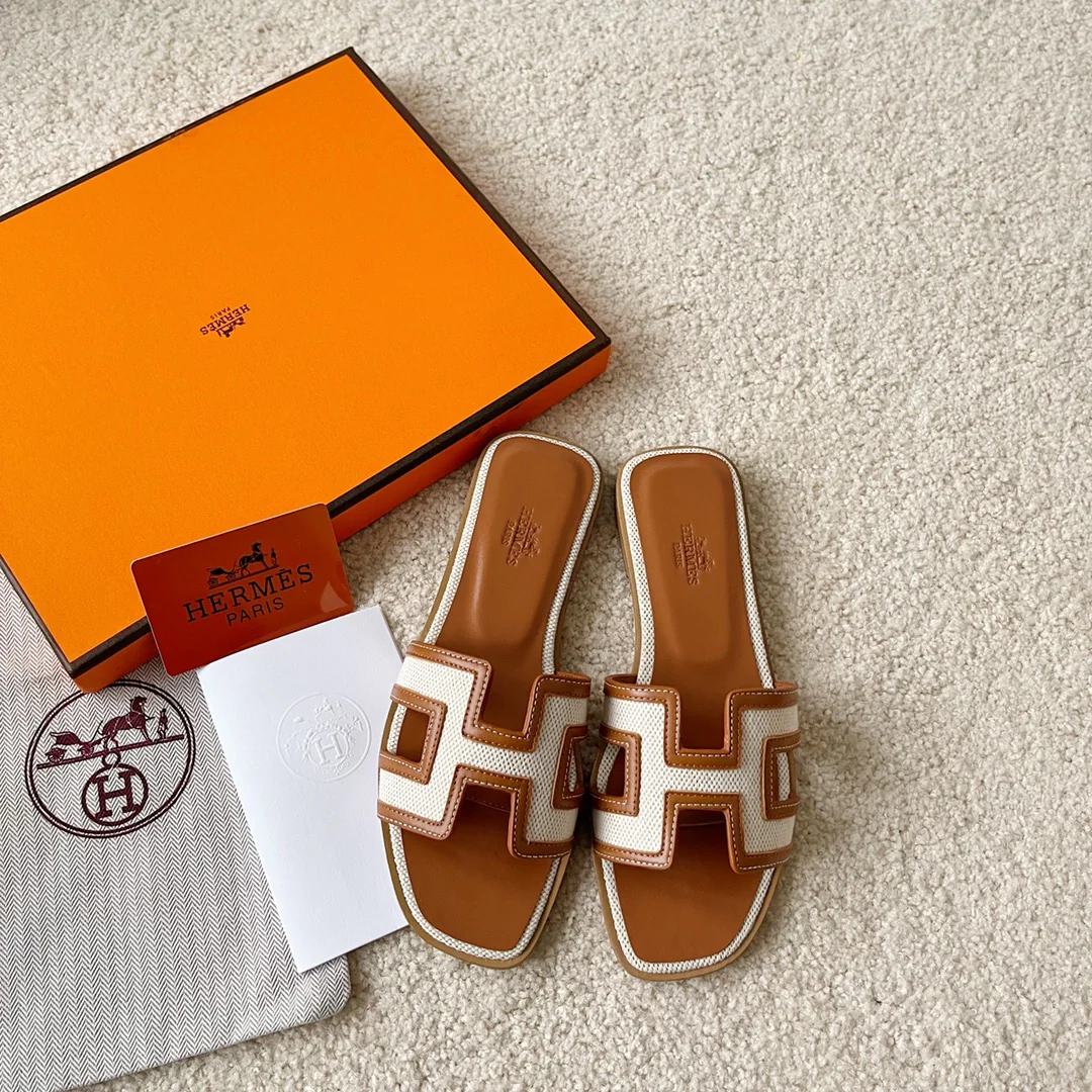 Новинка ранней весны от Hermes - Коричневые тапочки