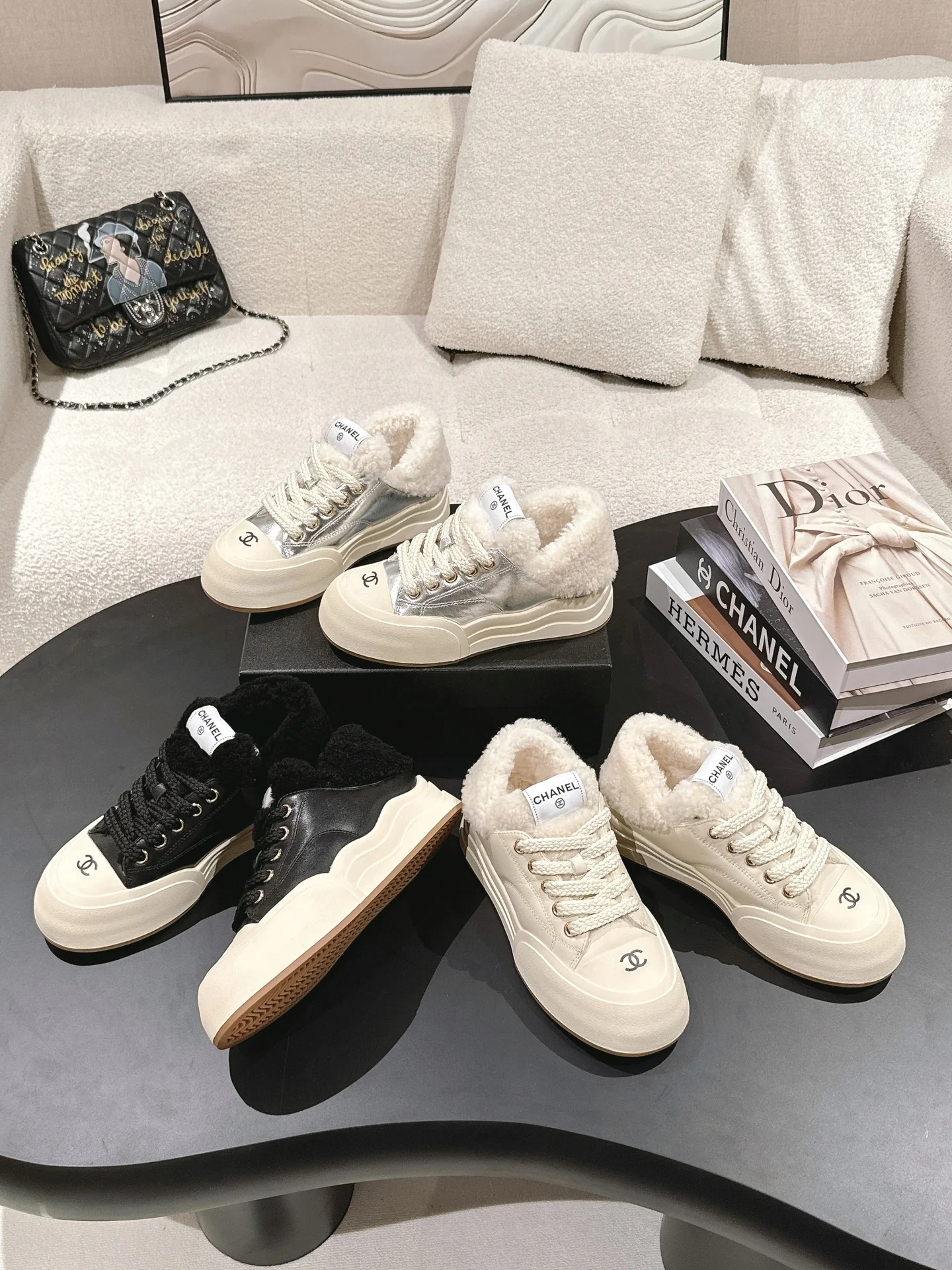 Повседневные шерстяные туфли Dior 2024 — изображение из коллекции