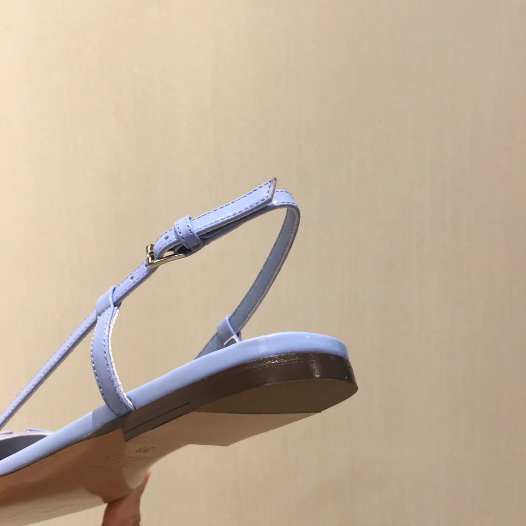 Лакированные сандалии Valentino с острым носком, синие.