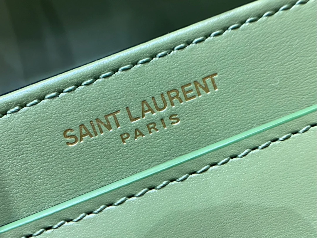 Булочка YSL Solferino с тофу, зеленый авокадо, 18 см