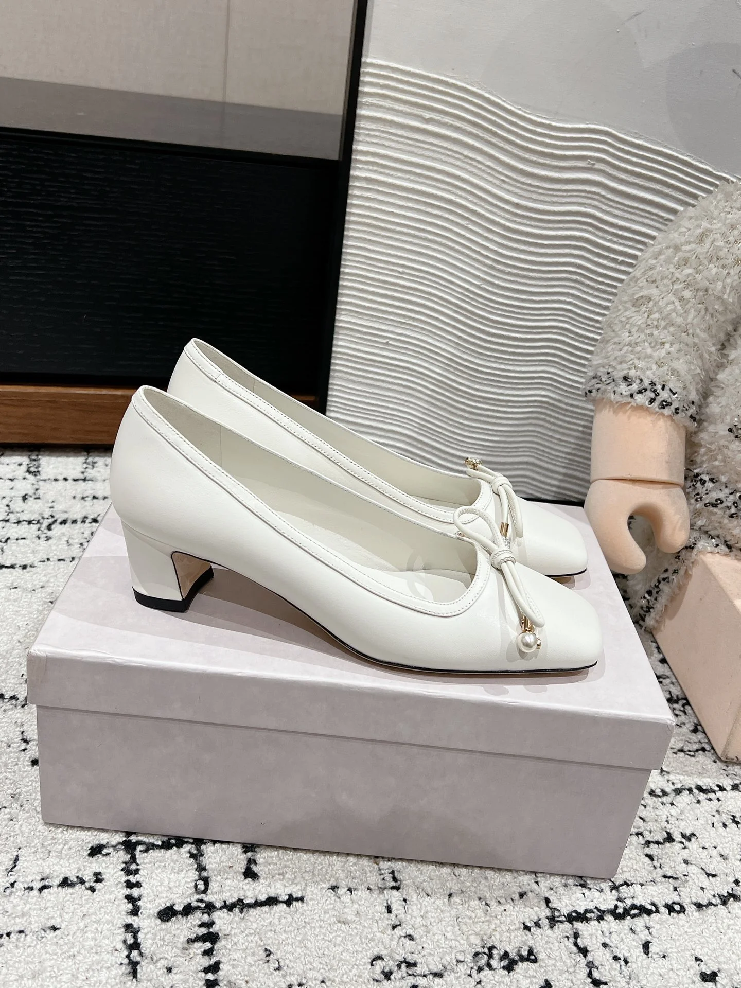 Туфли на низком каблуке с квадратным носком Jimmy 2024 - белые