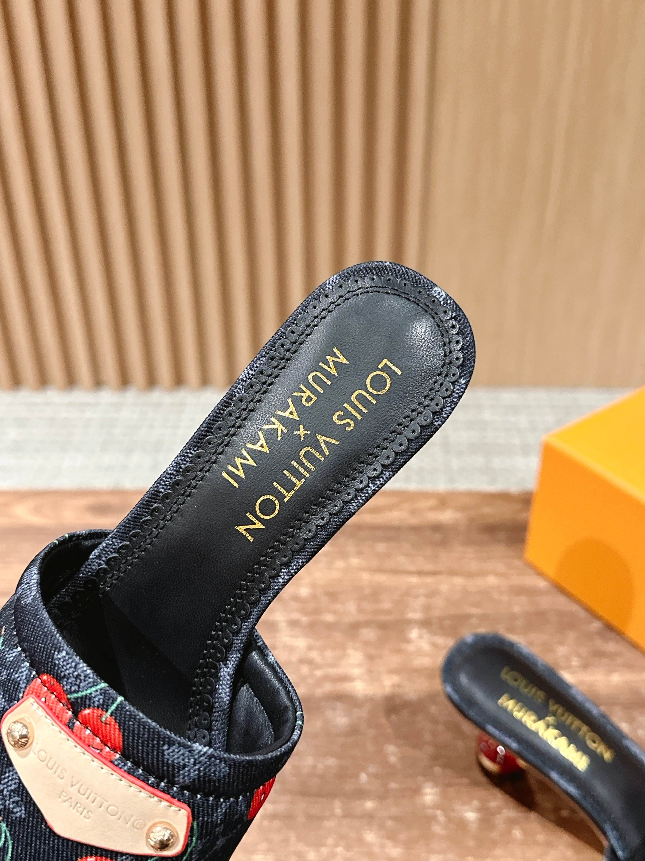 LV - Коллекция Такаши Мураками в стиле ретро - Сандалии на низком каблуке - Черные