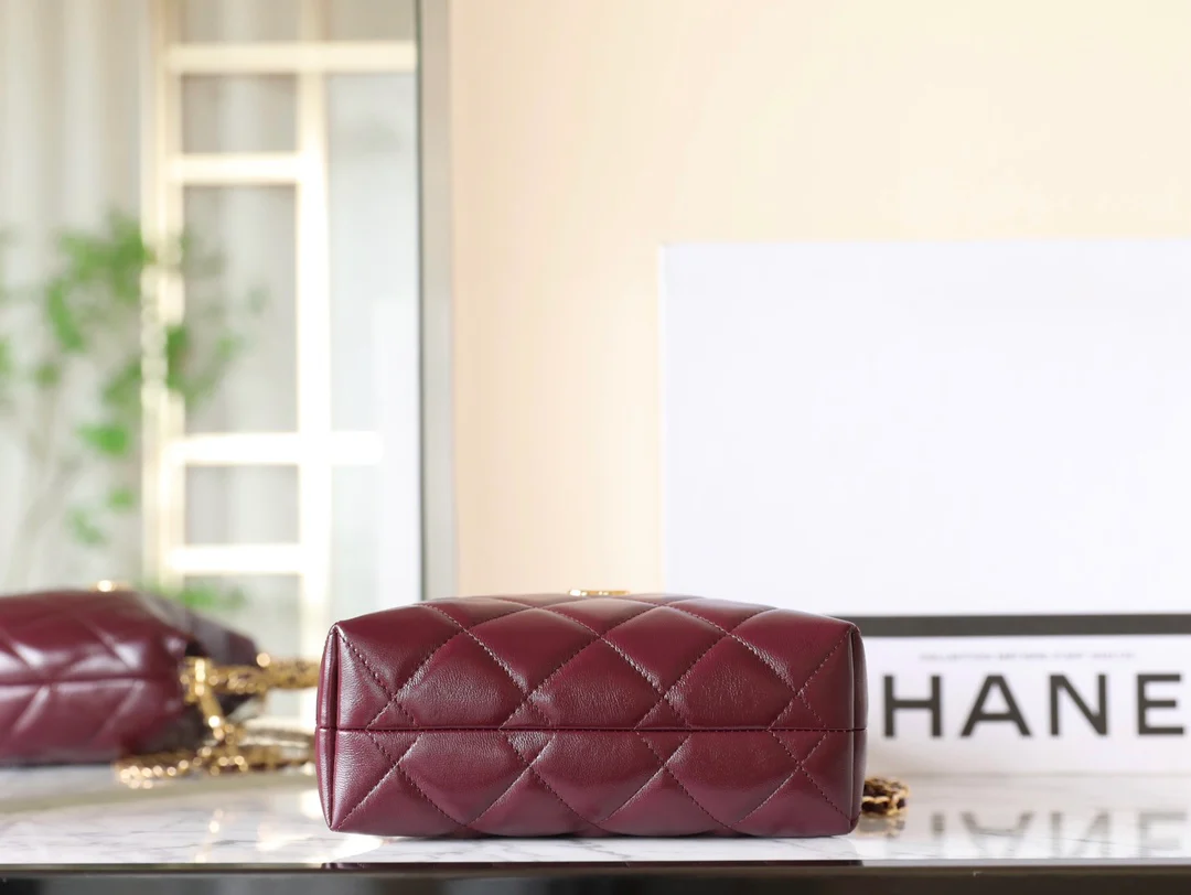 Сумка-хобо Chanel с витой ручкой - бордовая