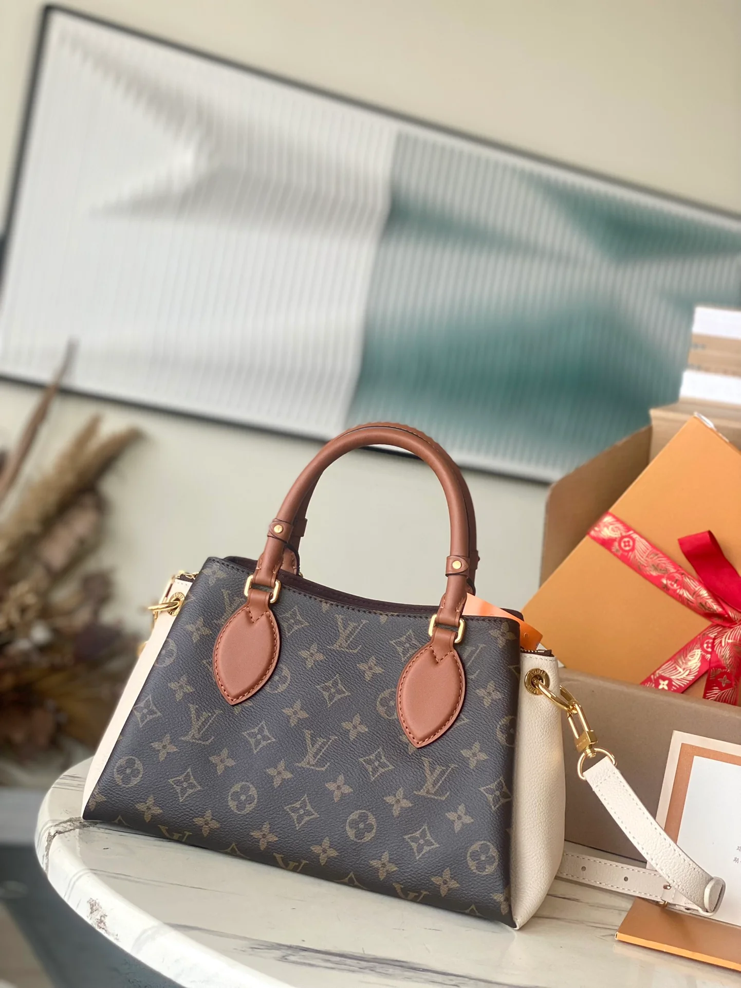 m46495-LV-opera-bb-handbag-white