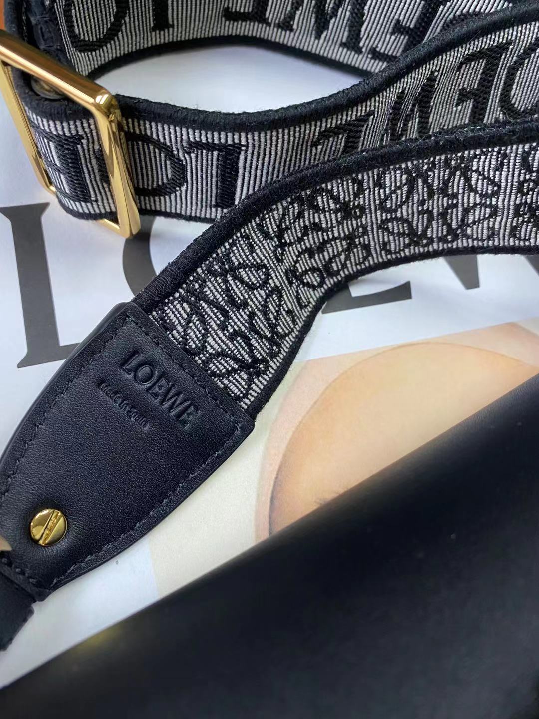 Сумка-седло Loewe-gate Letter с широким плечевым ремнем - мини - 1