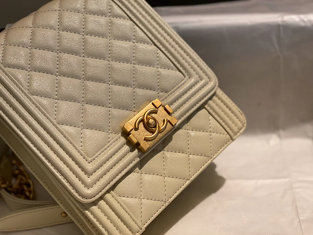 Chanel-boy-19-16-5cm-6