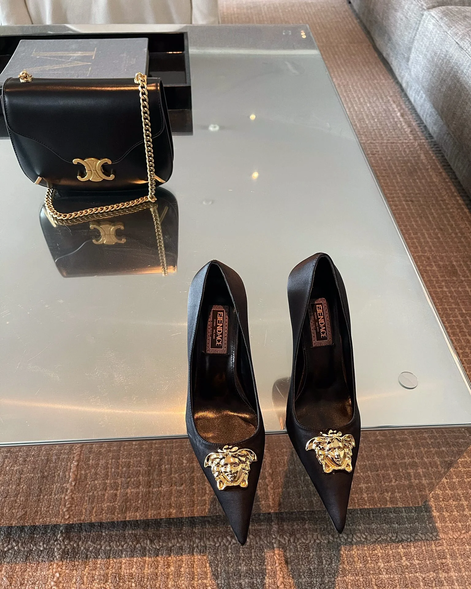 Туфли на высоком каблуке Givenchy Medusa с острым носком - финская коллаборация - черные - 9-5 см