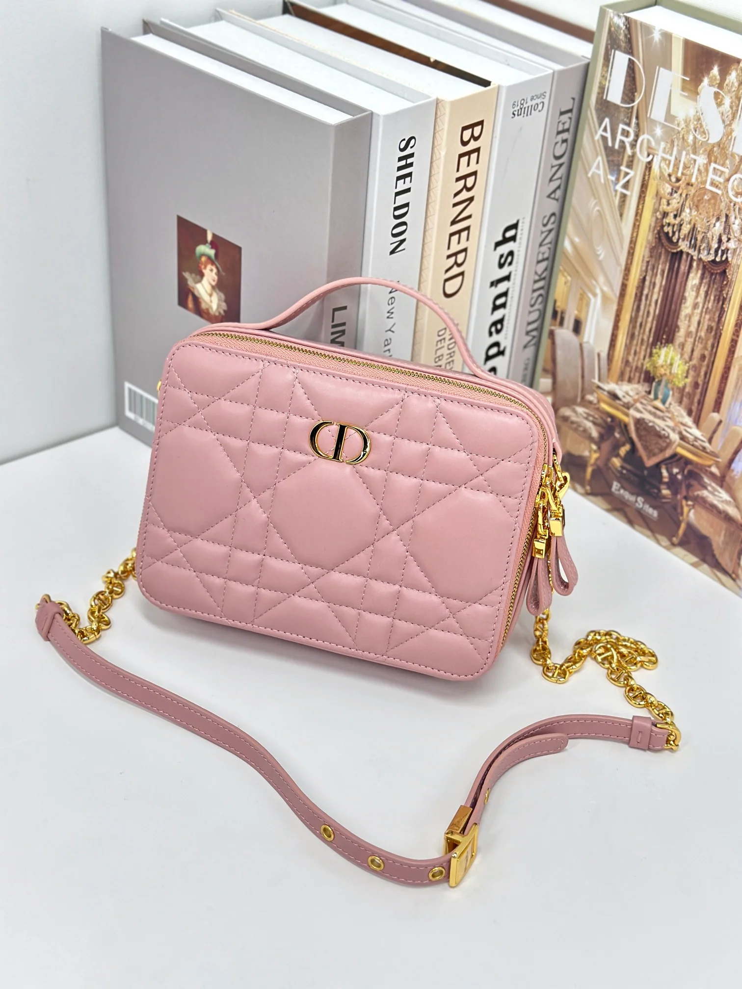 Сумочка Dior Caro в форме коробки - розовая