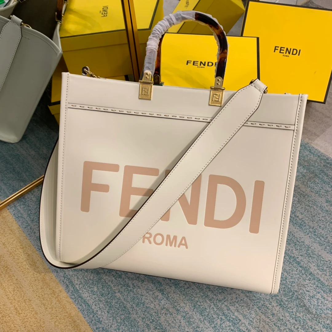 Средняя кожаная сумка Fendi Sunshine розового цвета